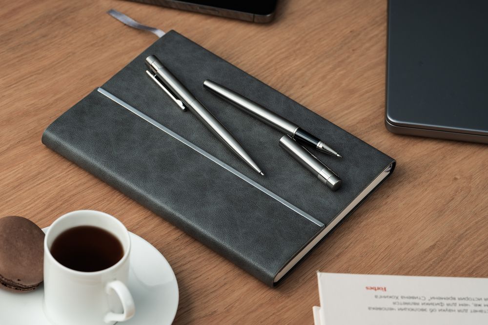 Ежедневник Petrus Flap, недатированный, серый / Миниатюра WWW (1000)