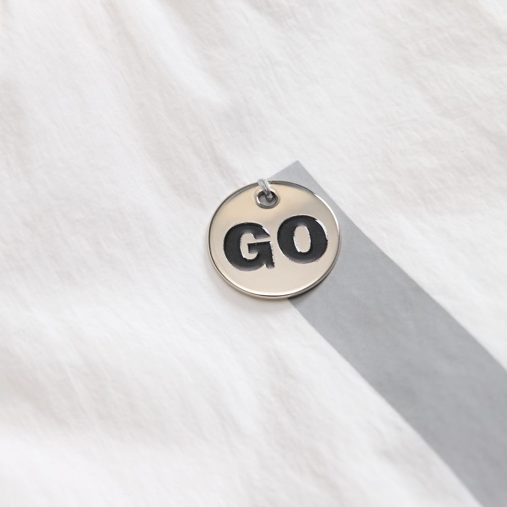 Шильдик металлический Alfa Sirkel, серебристый глянцевый / Миниатюра нанесения (1000)