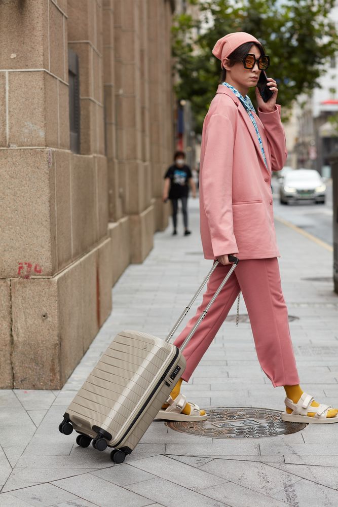 Чемодан Lightweight Luggage S, бежевый / Миниатюра WWW (1000)