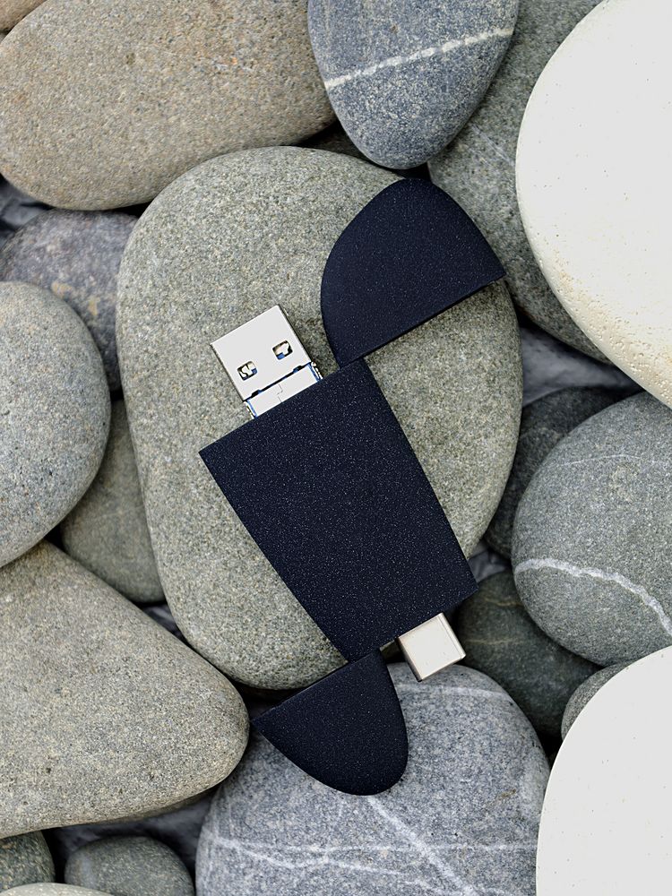 Флешка Pebble Universal, USB 3.0, черная, 32 Гб / Миниатюра WWW (1000)