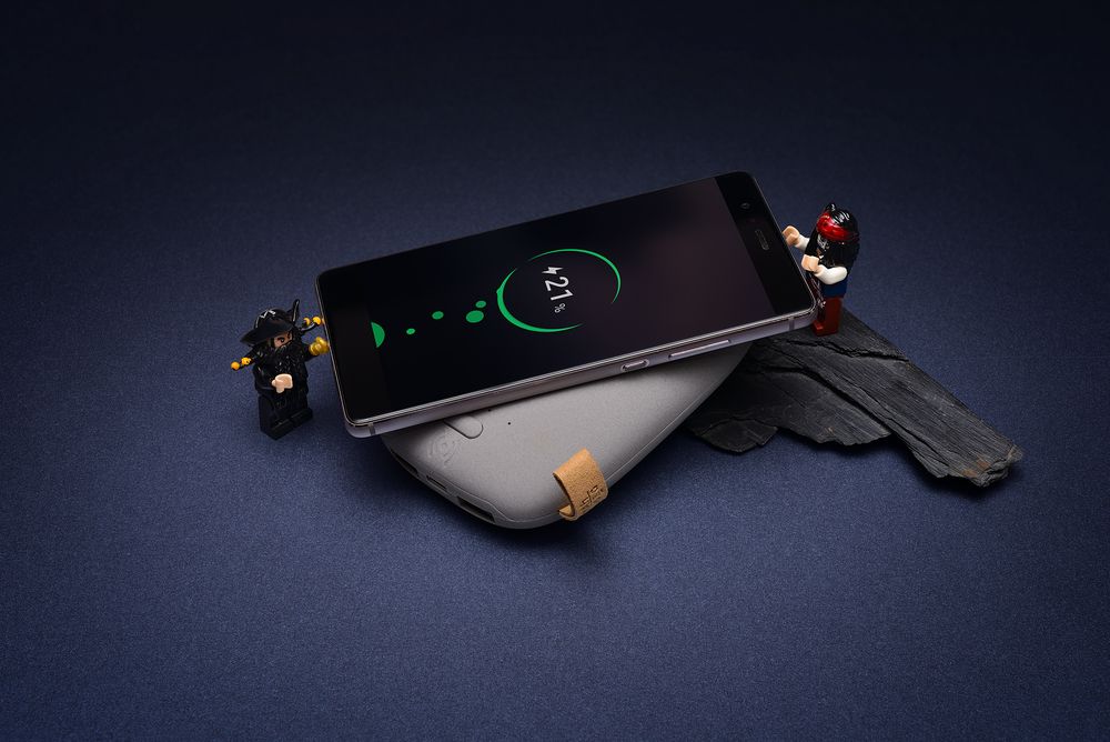 Аккумулятор с беспроводной зарядкой Pebble Wireless 9000 мАч, серый / Миниатюра WWW (1000)