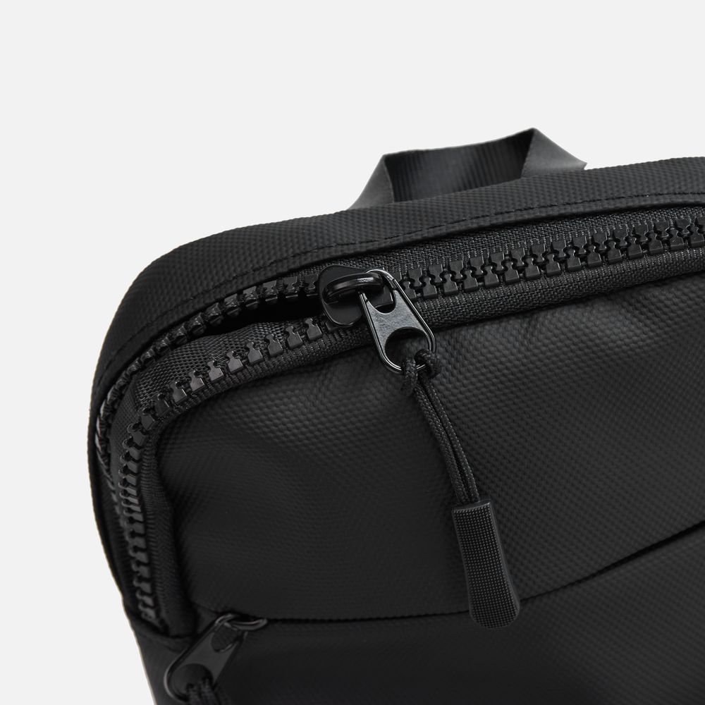 Спортивная кросс-боди сумка UrbanHike, черная / Миниатюра WWW (1000)