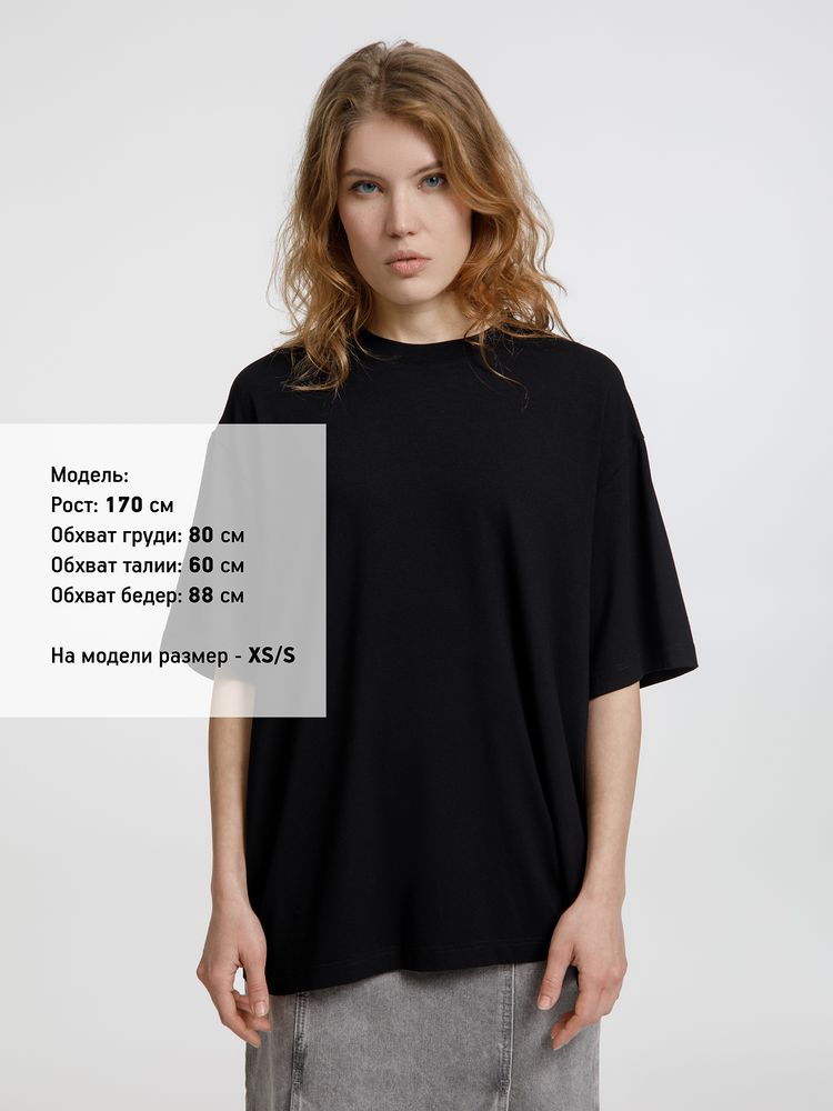 Футболка оверсайз унисекс Lavinia, черная / Миниатюра модельного (1000)